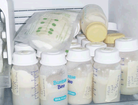 Как правильно заморозить  грудное молоко