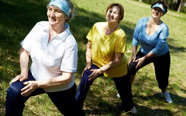 4 упражнения, которые улучшают равновесие и координацию у пожилых людей